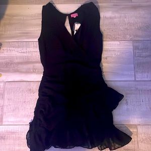 Black NWT Francesca’s black mini dress